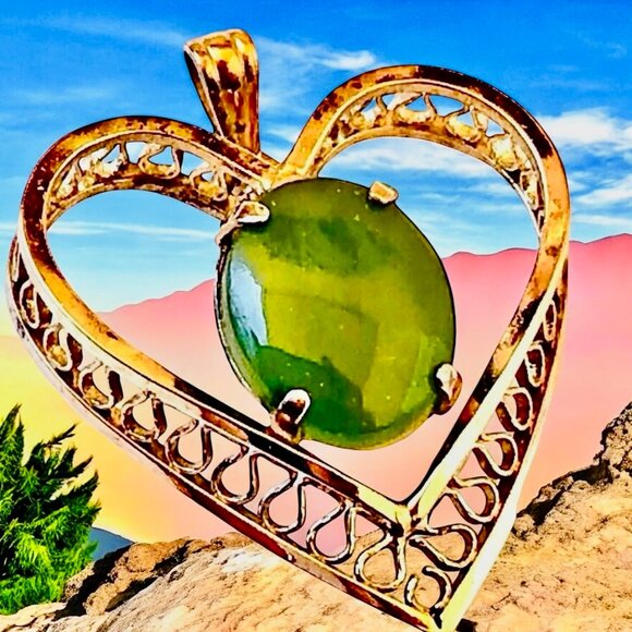 Jade Prong Set Heart Pendant 925 Sterling Silver with Gold Overlay - Picture 3 of 9